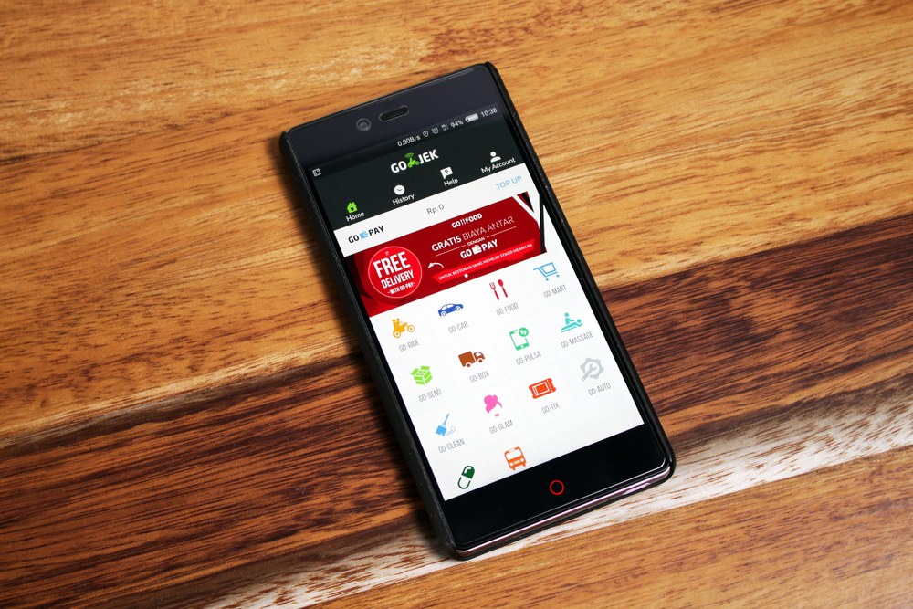 Mobile app in-app message displayed as full-screen overlay