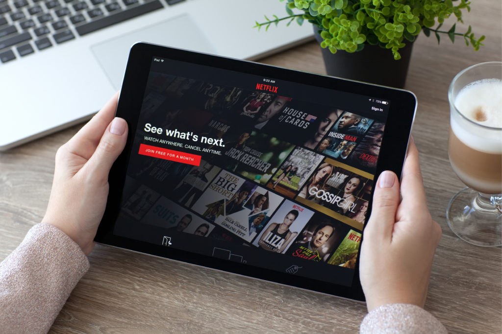 Mobile phone displaying personalized content recommendations at the right time