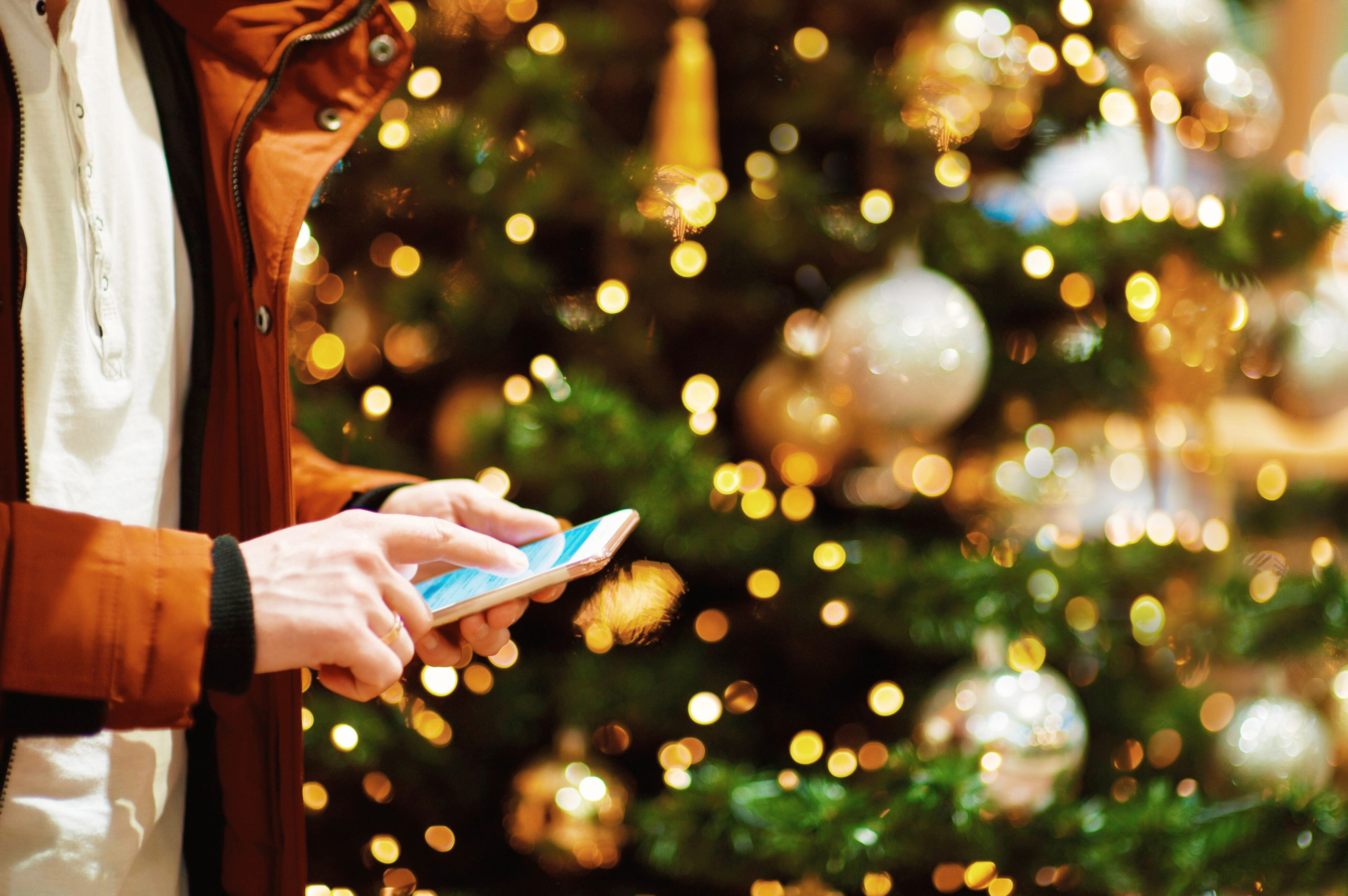 12 Effective Mobile Marketing Strategies for Christmas -